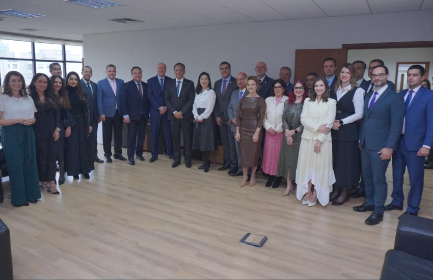 Corregedoria Nacional da Justiça, AMB e Amapar visitam TJPR